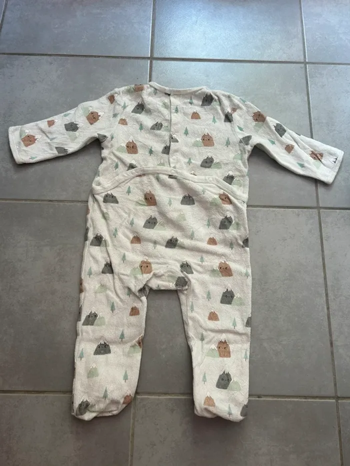 Pyjama Kiabi taille 18 mois - photo numéro 2