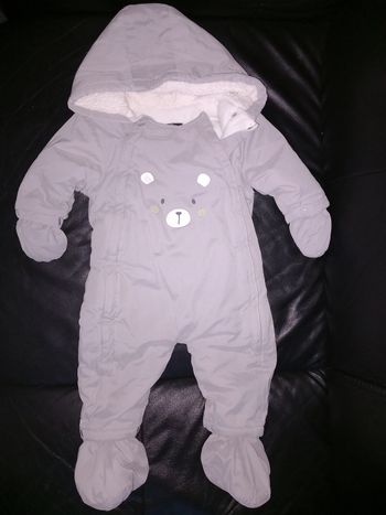 Combinaison hiver 9 mois neuve