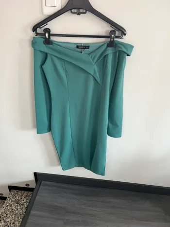 Robe soirée verte sexy épaules dénudées