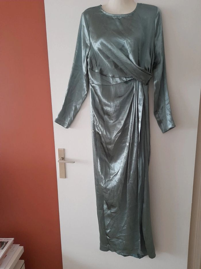 Robe longue de soirée tissu brillant