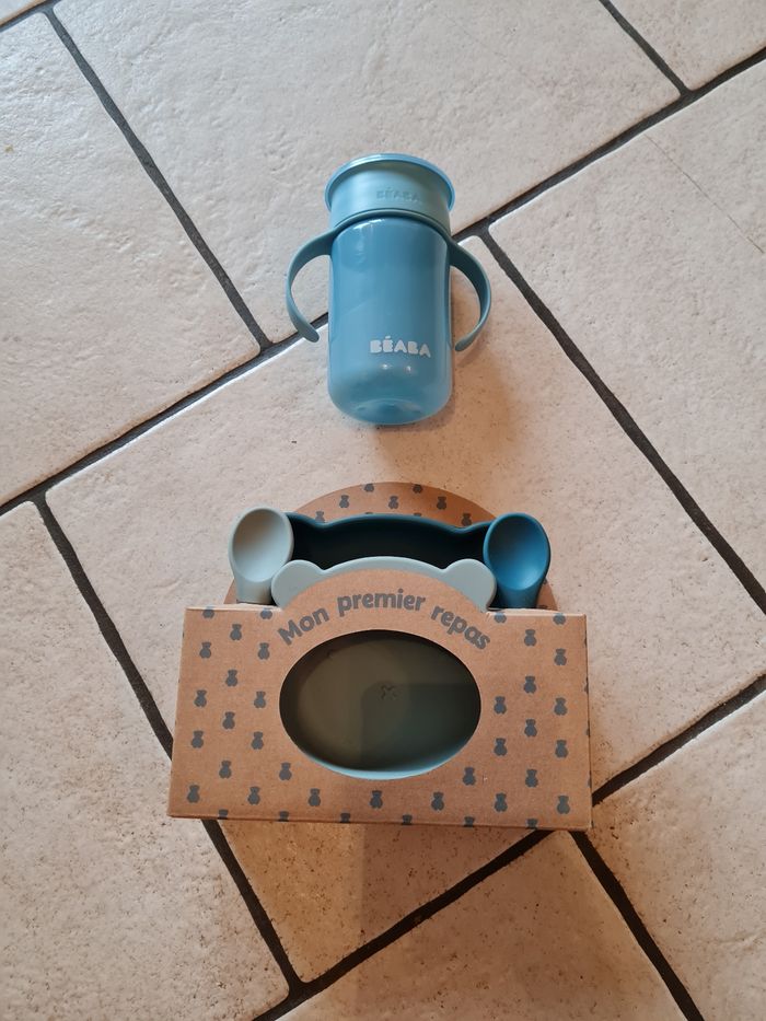Set de repas silicone + tasse d'apprentissage neuf pour premiers repas bébé - photo numéro 3