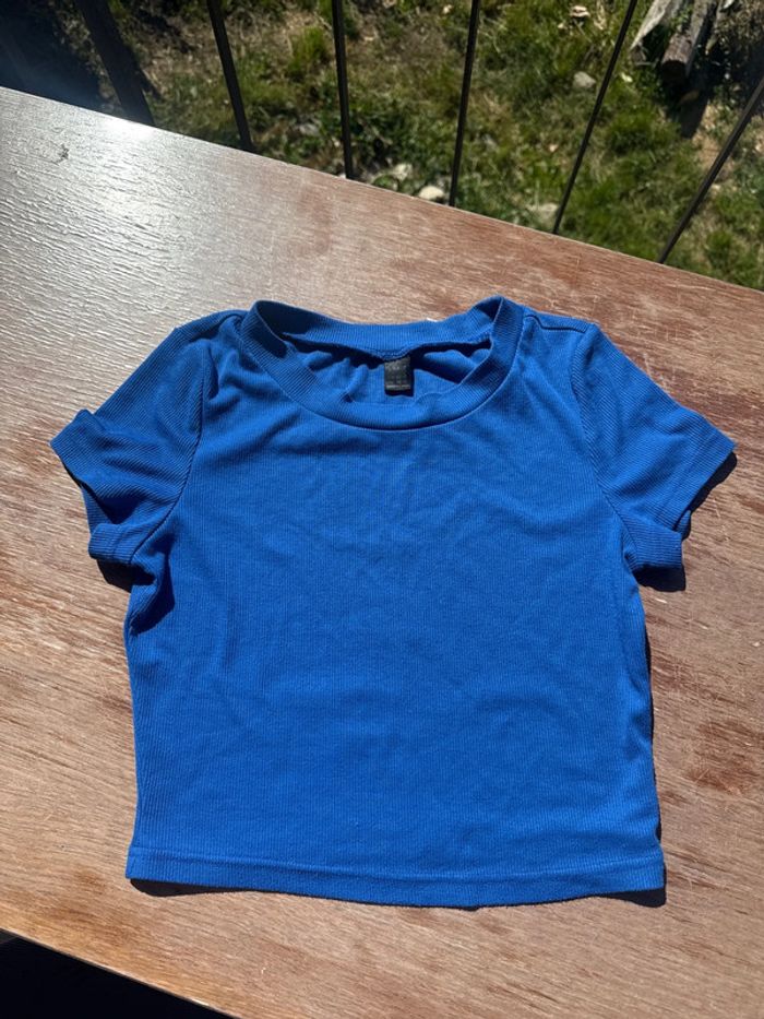 TEE shirt bleu métallique