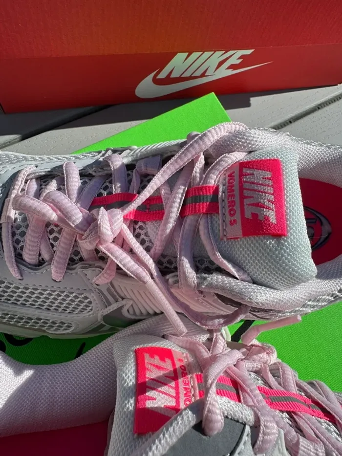 Nike Vomero 5 520 Pack White and Pink Foam 💕 - photo numéro 3
