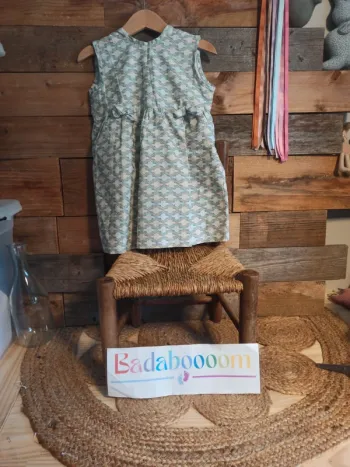 Robe fait main legere 3 ans tbe