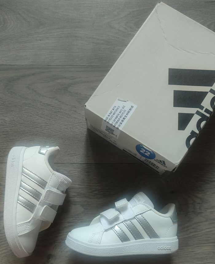 Basket adidas taille 22 - photo numéro 9