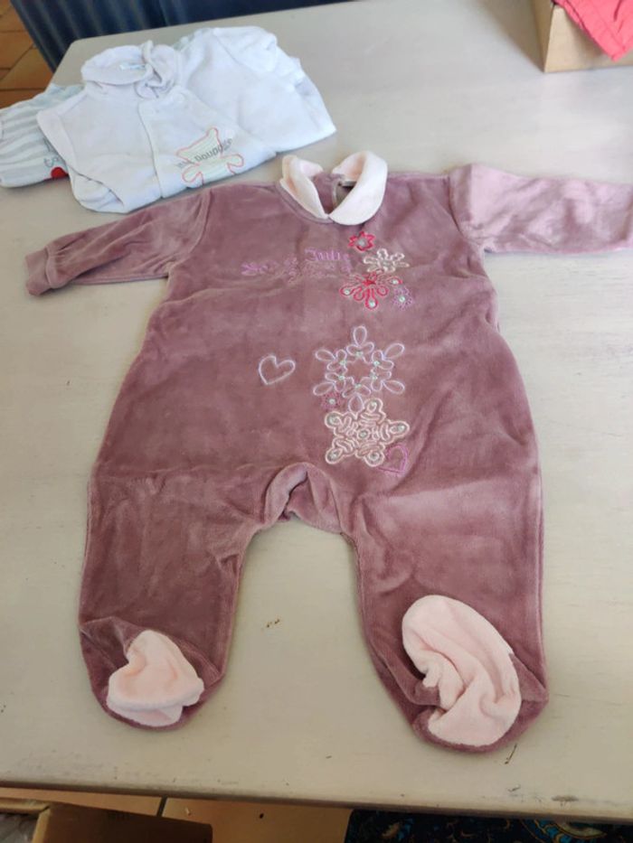 Lot de 4 pyjamas - photo numéro 3