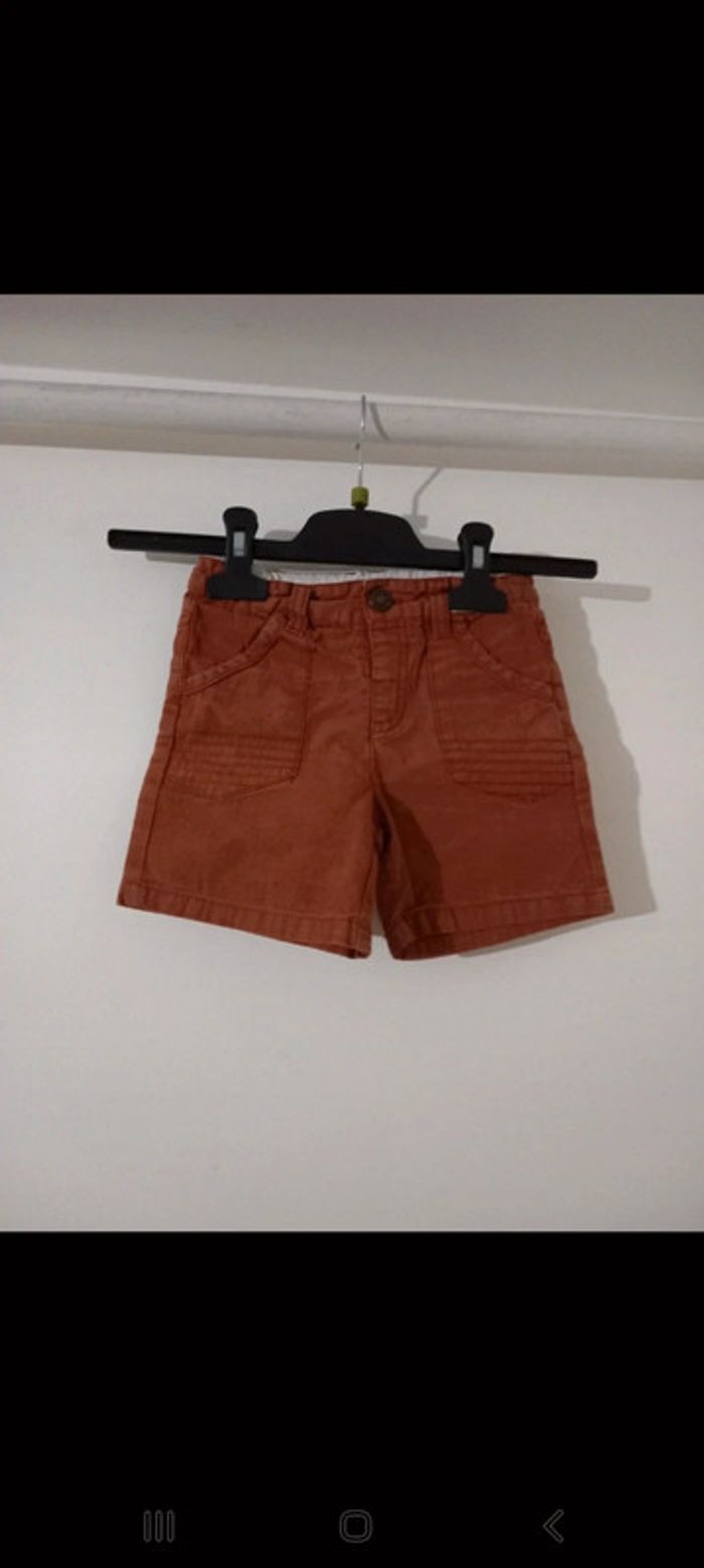 Short couleur camel taille 3ans