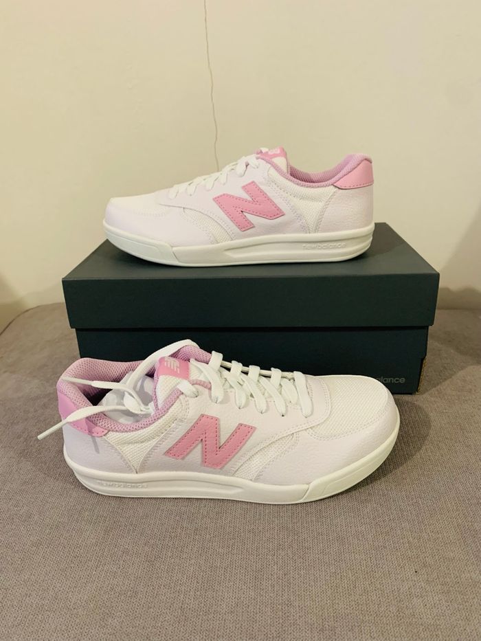 Basket new balance 300 blanc et rose