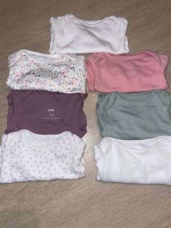 7 bodies bébé fille 6-9mois 