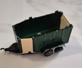 Remorque van chevaux majorette en metal vert porte blanche 1/36
