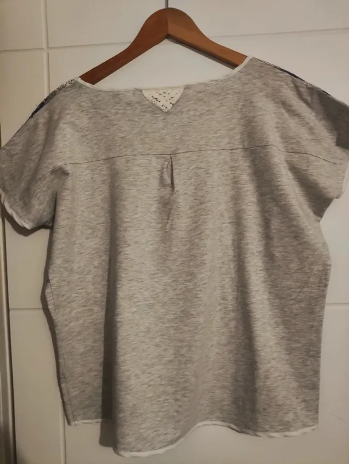 Tee shirt col en V - photo numéro 4