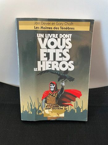 Livre dont vous êtes le héros Les maîtres des ténèbres LDVELH loup solitaire