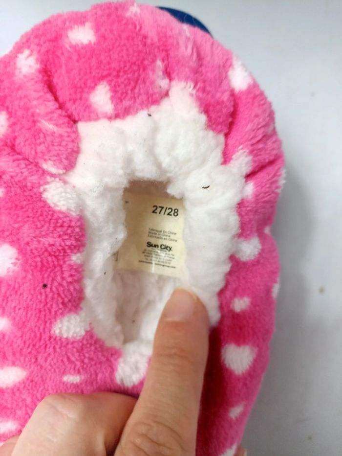 Chaussons super wings taille 27 28 - photo numéro 2