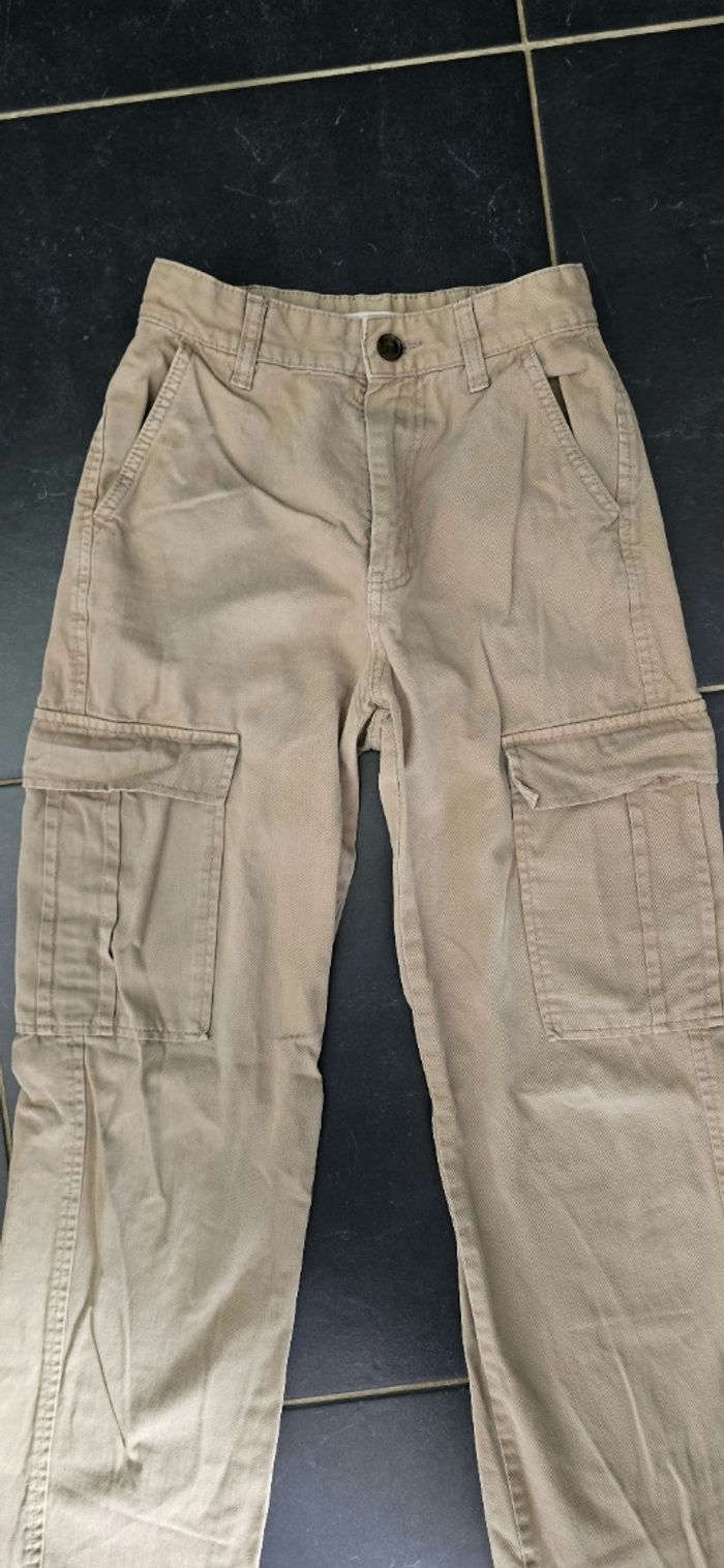 Jean beige stradivarius  taille 34 tbe - photo numéro 2