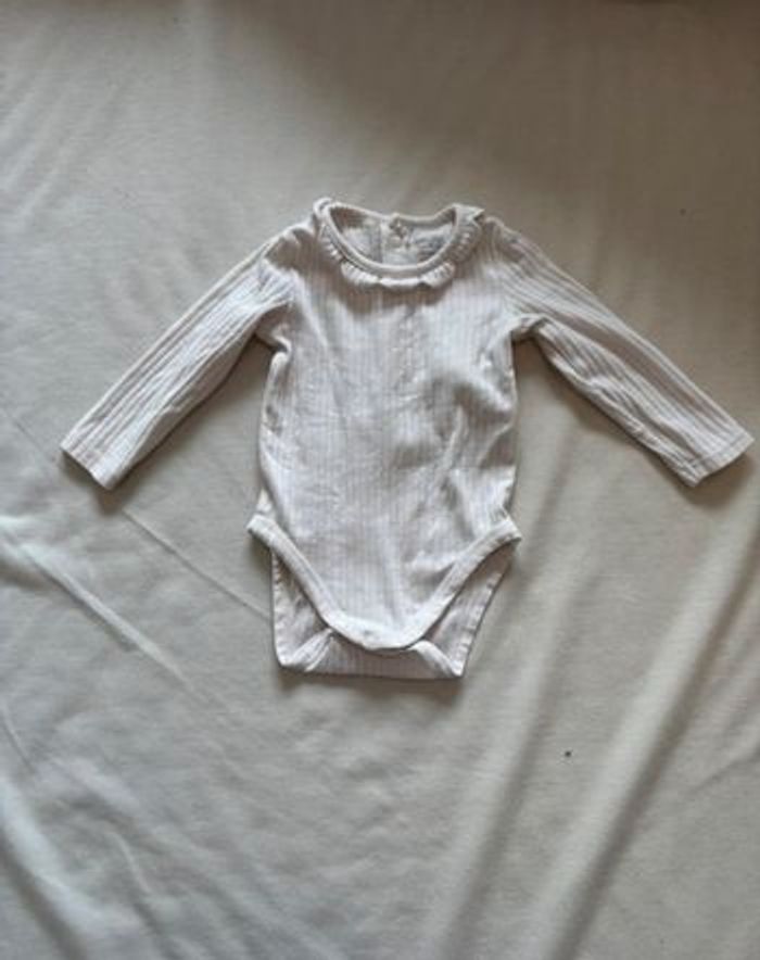 Lot de 4 bodies 1 mois - photo numéro 4