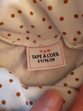 Tshirt blanc à pois col roulé