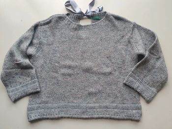 Pull avec jolie noeud dans le dos