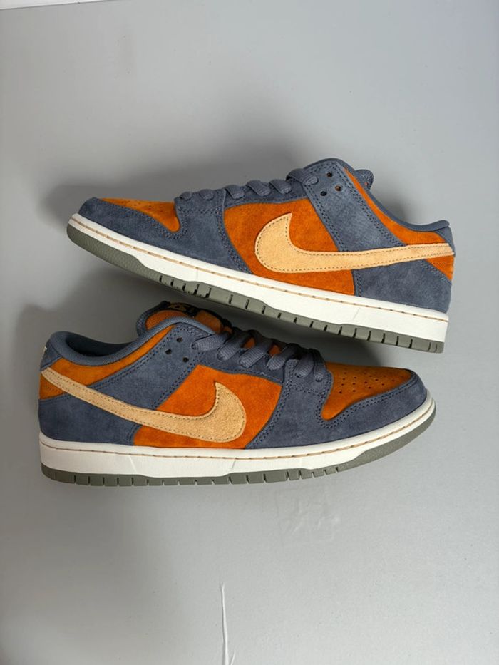 Baskets Nike dunk low pro monarch pointure 44 neuves avec boîte - photo numéro 3