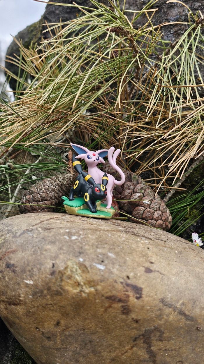 Super figurine Pokemon Nintendo noctali et mentali - photo numéro 2