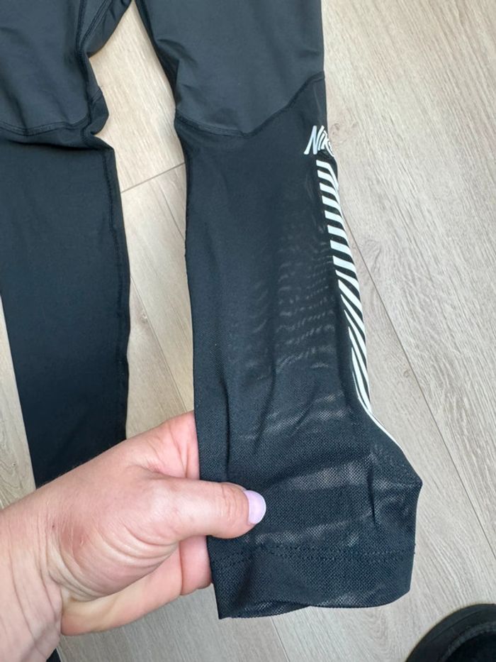 Très beau legging Nike S - photo numéro 2