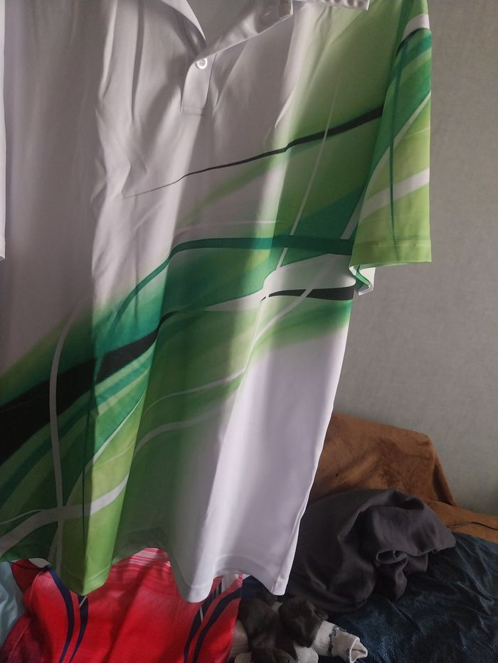 Polo tout neuf jamais porté à boutons. - photo numéro 2