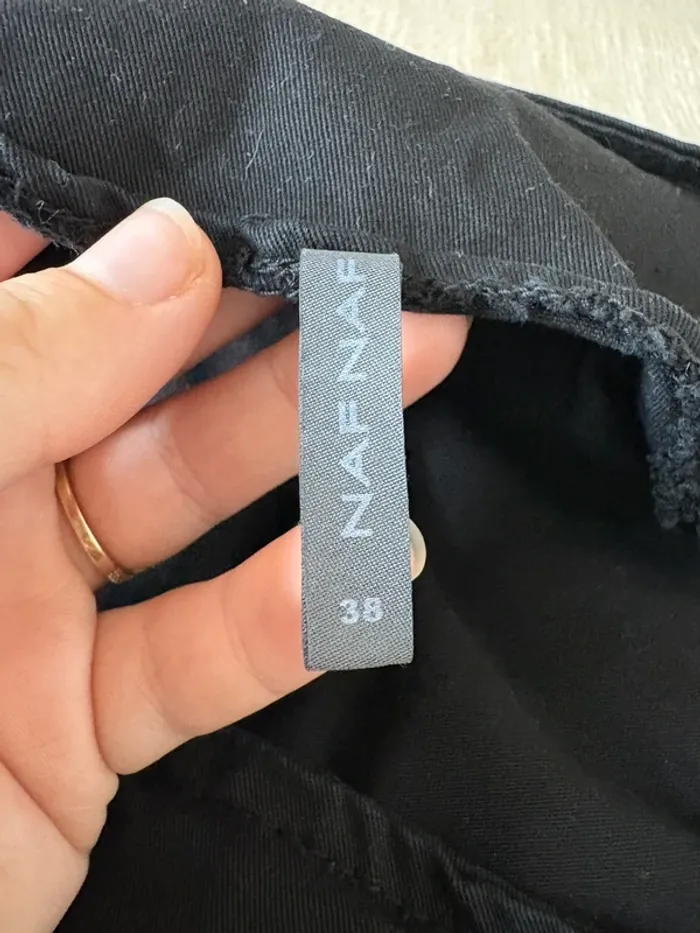 Veste Naf Naf noire cloutée aux épaules – Taille 38 - photo numéro 3