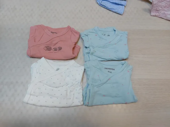 Lot bodies taille naissance