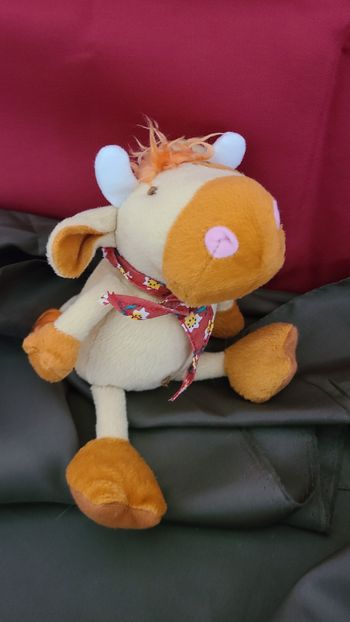Peluche vache marron orange avec bandana