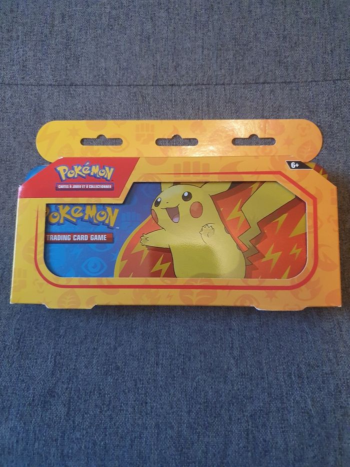 Boîte à goûter pokemon pikachu 2 boosters