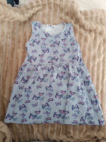 Robe Primark 4-5 ans motif papillons très bon état