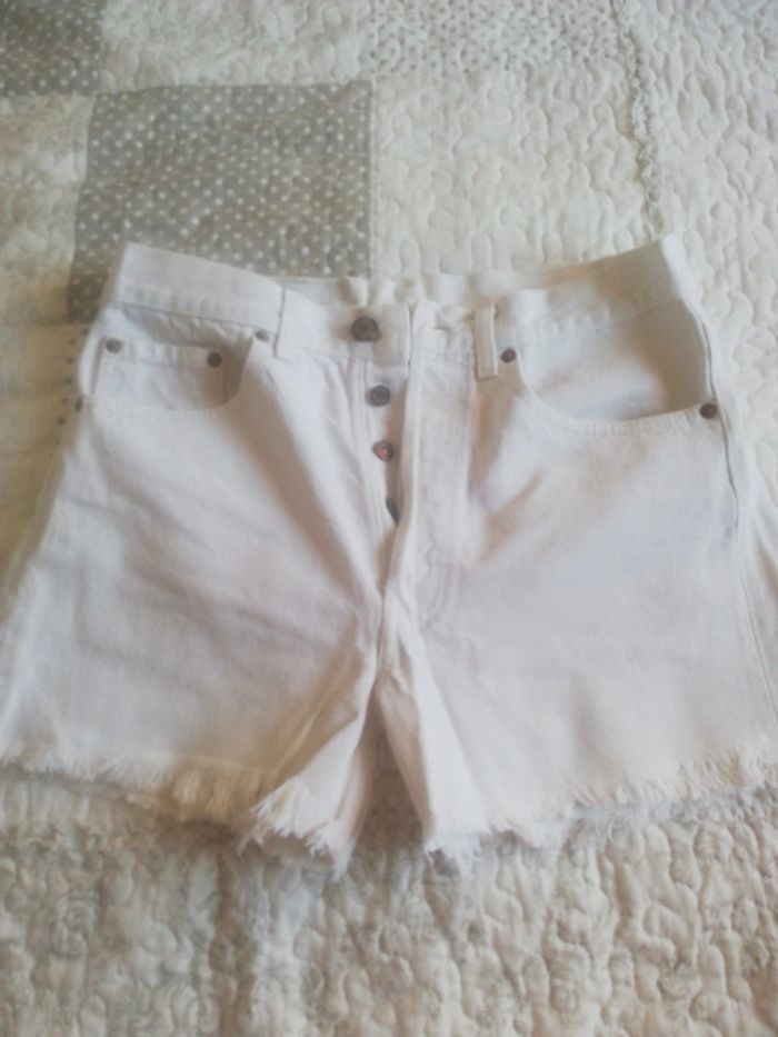 Short Levi's