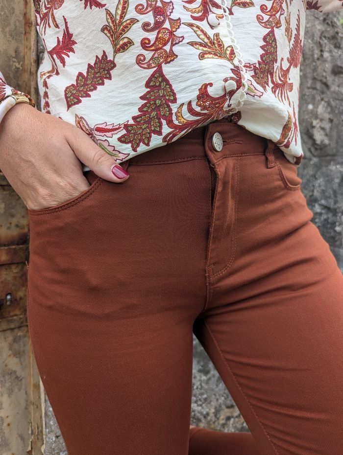 Jean slim Grenoble terracotta
Taille 42 - photo numéro 3