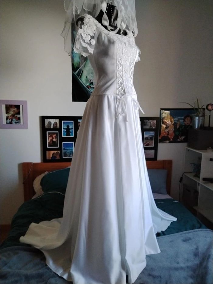 Robe de mariée chic et sophistiquée complicité la fête TBE avec accessoires - photo numéro 20