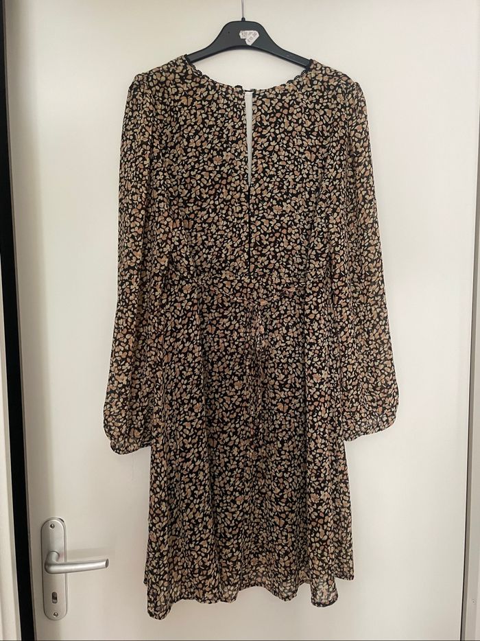 ROBE COURTE FLEURIE - photo numéro 2