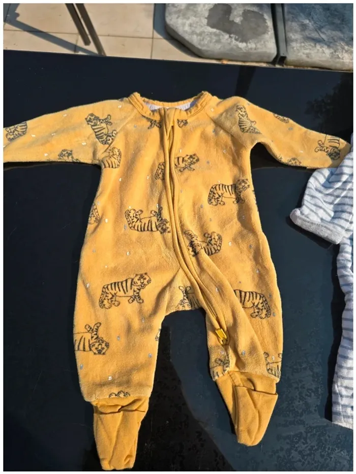 Pyjamas et body garçon 1 mois - photo numéro 2