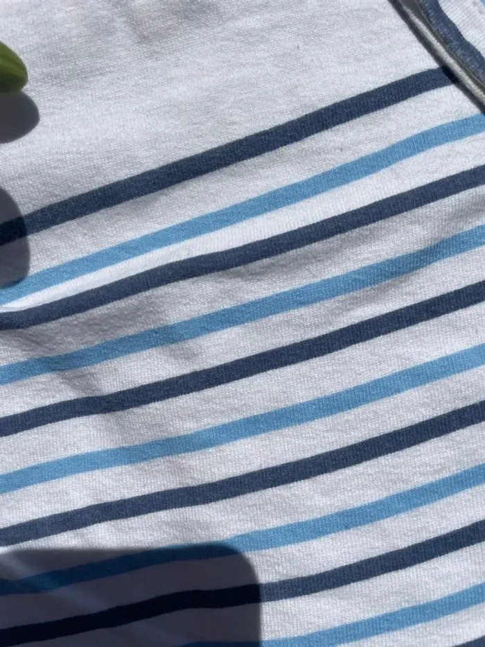 Adorable petit pull pour blanc rayé bleu - 6 mois - photo numéro 2