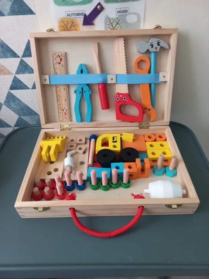Jeux en bois de construction. Wooden toolbox - photo numéro 3