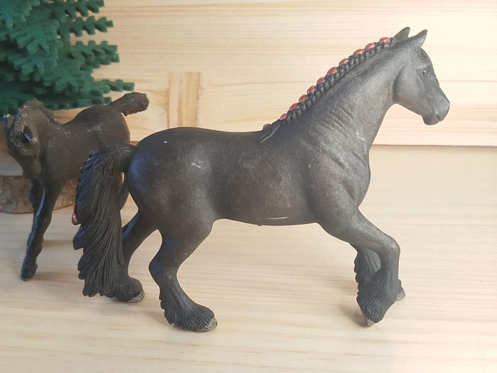 Schleich Jument et son poulain Frison Figurine Animal équidé - photo numéro 8