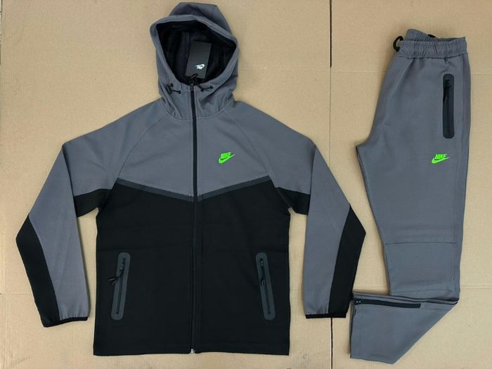 Nike tech - photo numéro 5