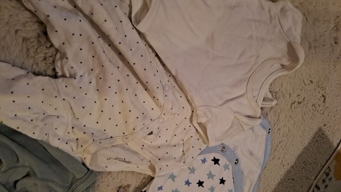 Lots bodies garçon 3 mois, très bon état - photo numéro 4