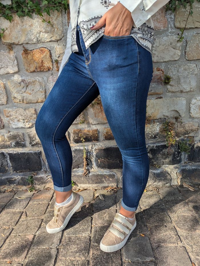 Jean slim stretch Monaco bleu foncé
Taille 38 - photo numéro 3
