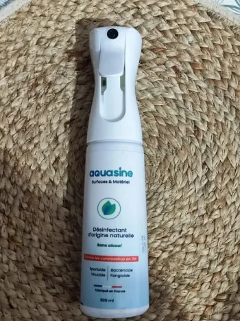 Aquasine microspray 300 ml désinfecte surface et materielle valeur 19€