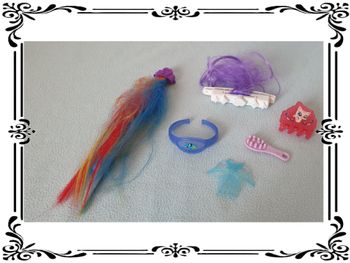 Lot accessoires cheveux et bracelet.
