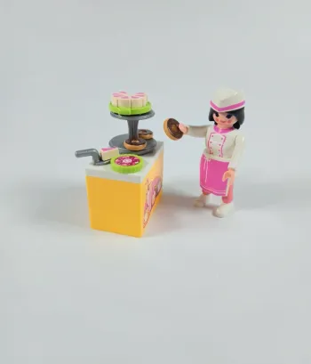 Playmobil Pâtissière avec un gâteau