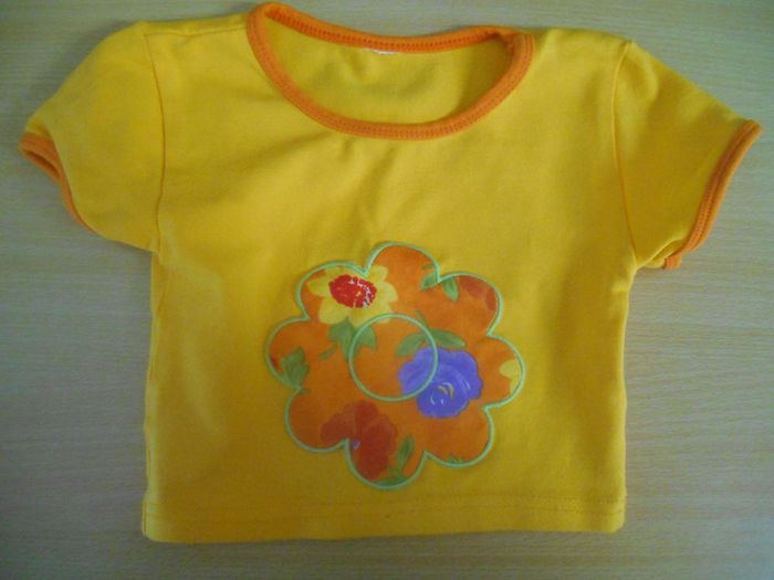 T-shirt fille manches courtes 6-9 mois