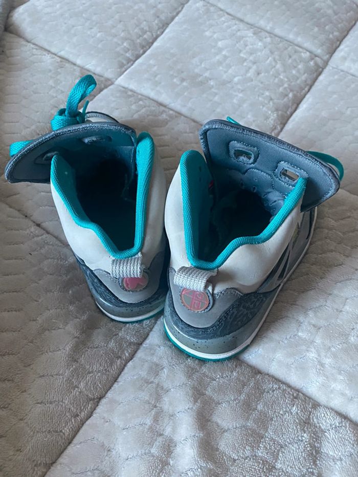 Baskets Jordan 35,5 - photo numéro 3