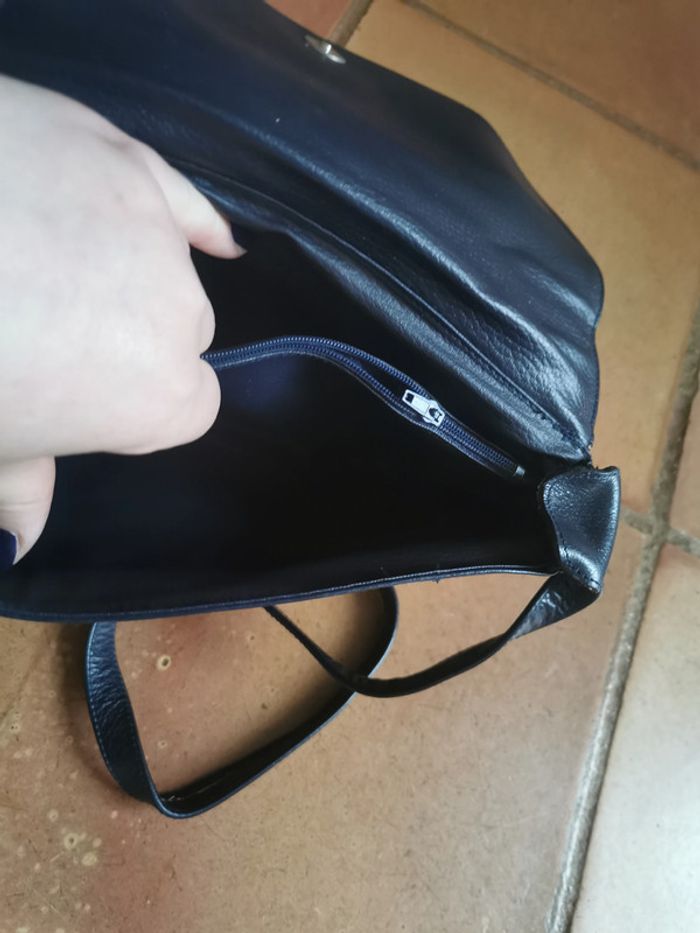 Sac à bandoulière en cuir bleu marine ancien - photo numéro 2