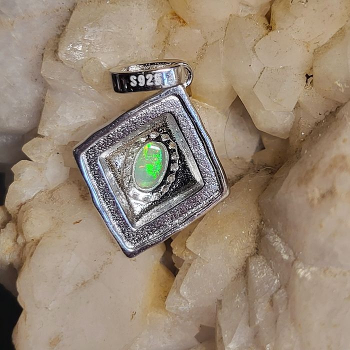 Superbe pendentif en opale welo Éthiopie 🤩 - photo numéro 2