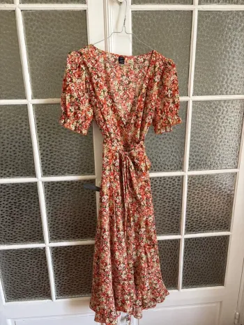 Robe de grossesse fleurie mi-longue