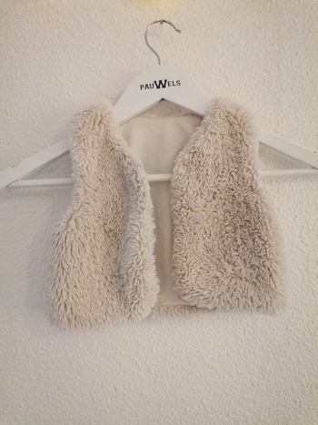 Gilet crème sans manches bi matière moumoute